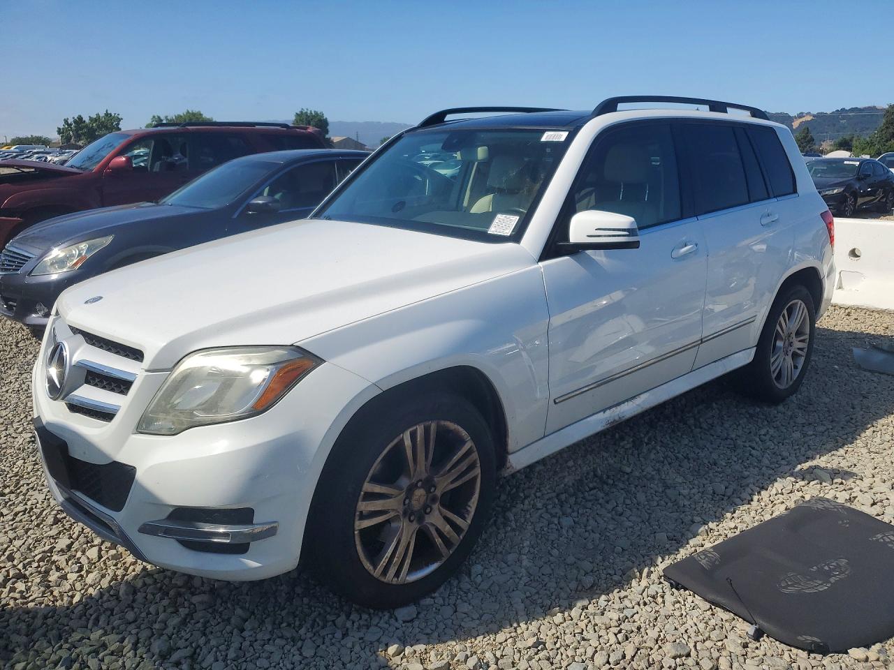 Salvage Mercedes-Benz GLK Image