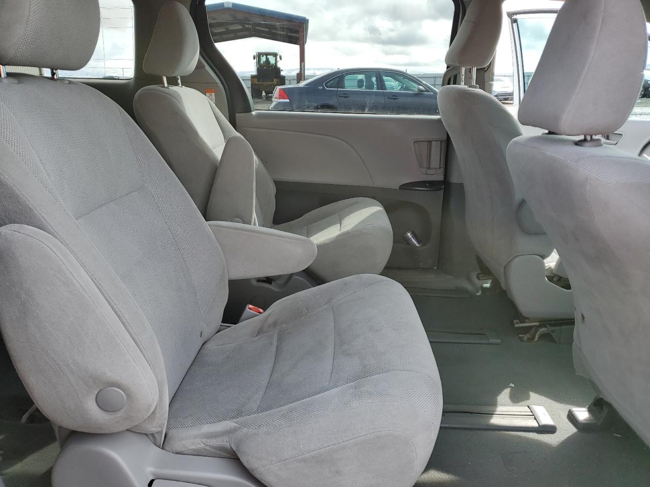 Toyota Sienna L
