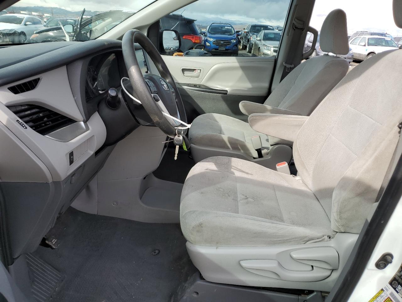Toyota Sienna L