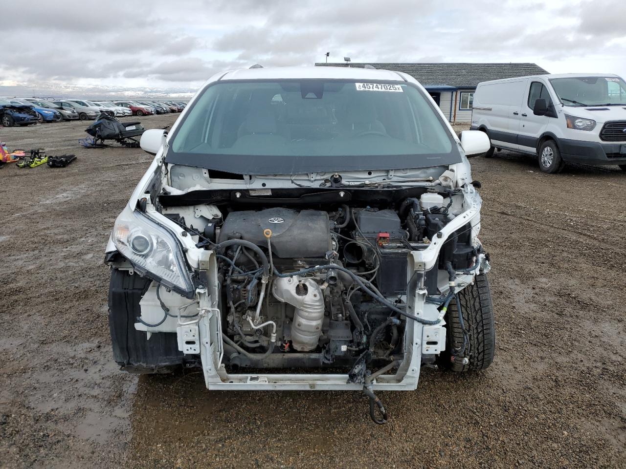 Toyota Sienna L