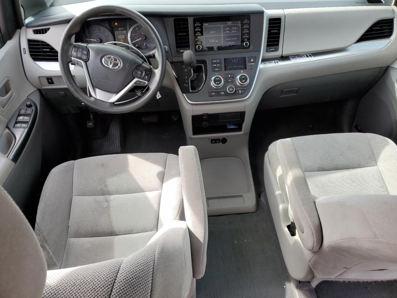 Toyota Sienna L