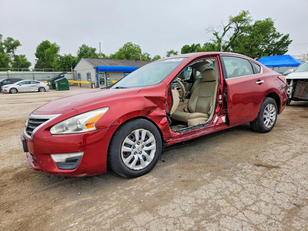 Salvage Nissan Altima Image