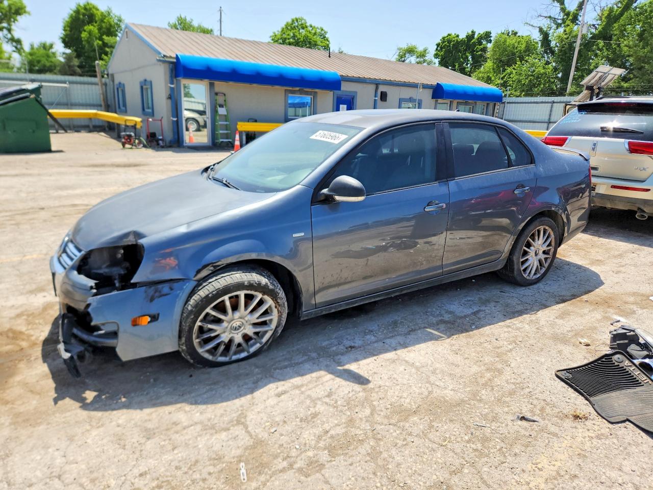 Salvage Volkswagen Jetta Image