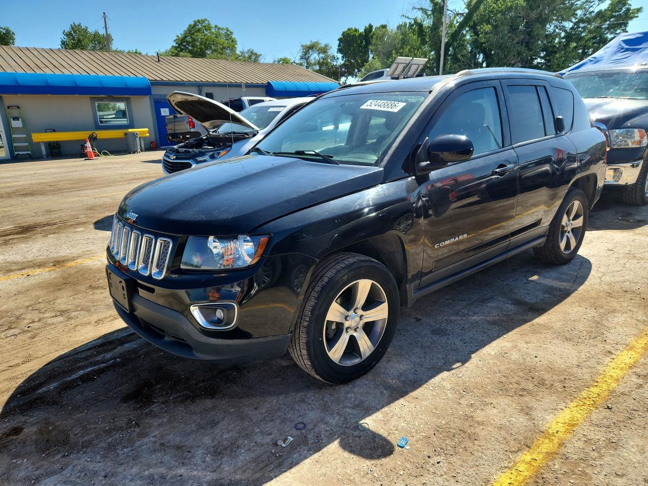 Salvage Jeep Compass Image
