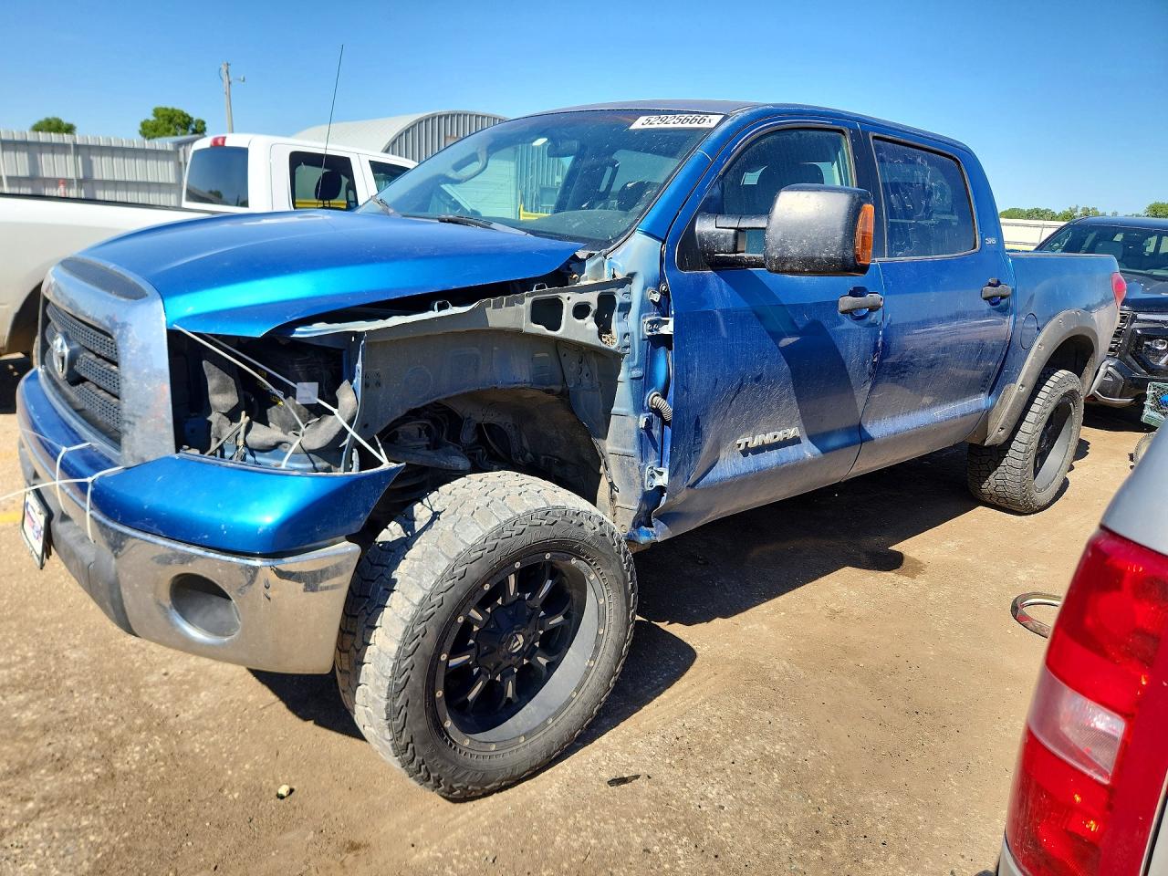 Salvage Toyota Tundra Image