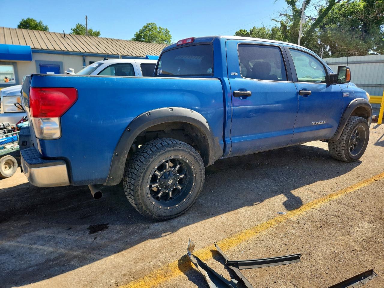 Toyota Tundra Crewmax Sr5