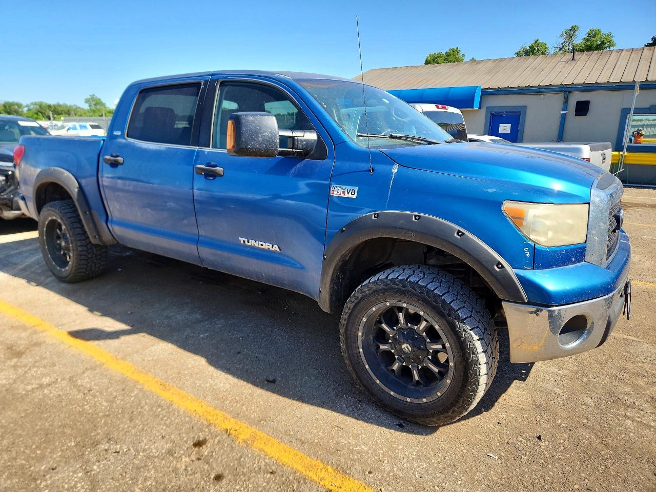 Toyota Tundra Crewmax Sr5