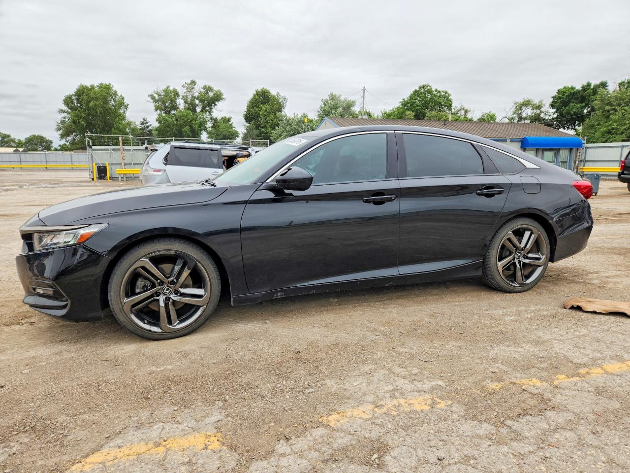 Salvage Honda Accord Image