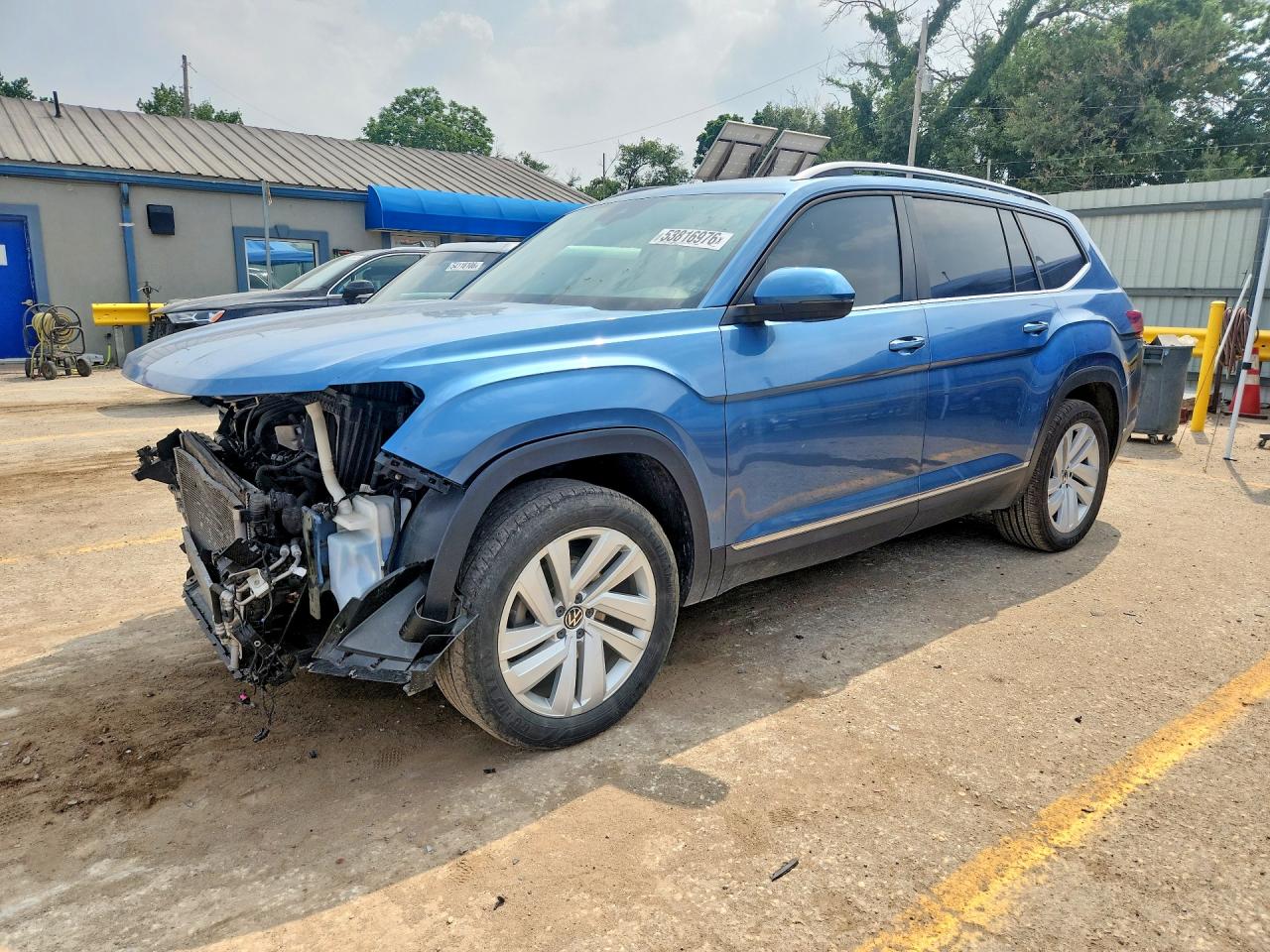 Salvage Volkswagen Atlas Image