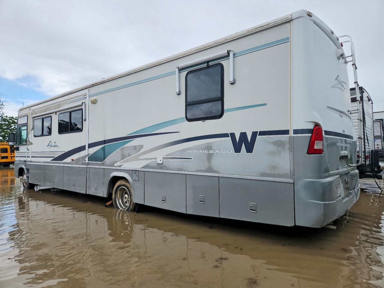 Winnebago F-550