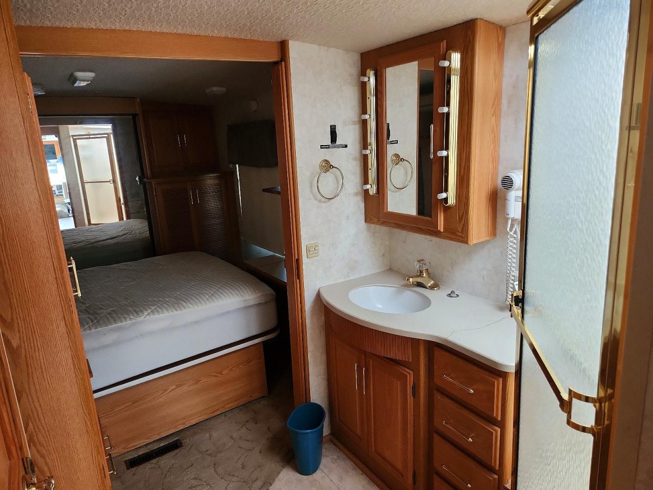 Winnebago F-550