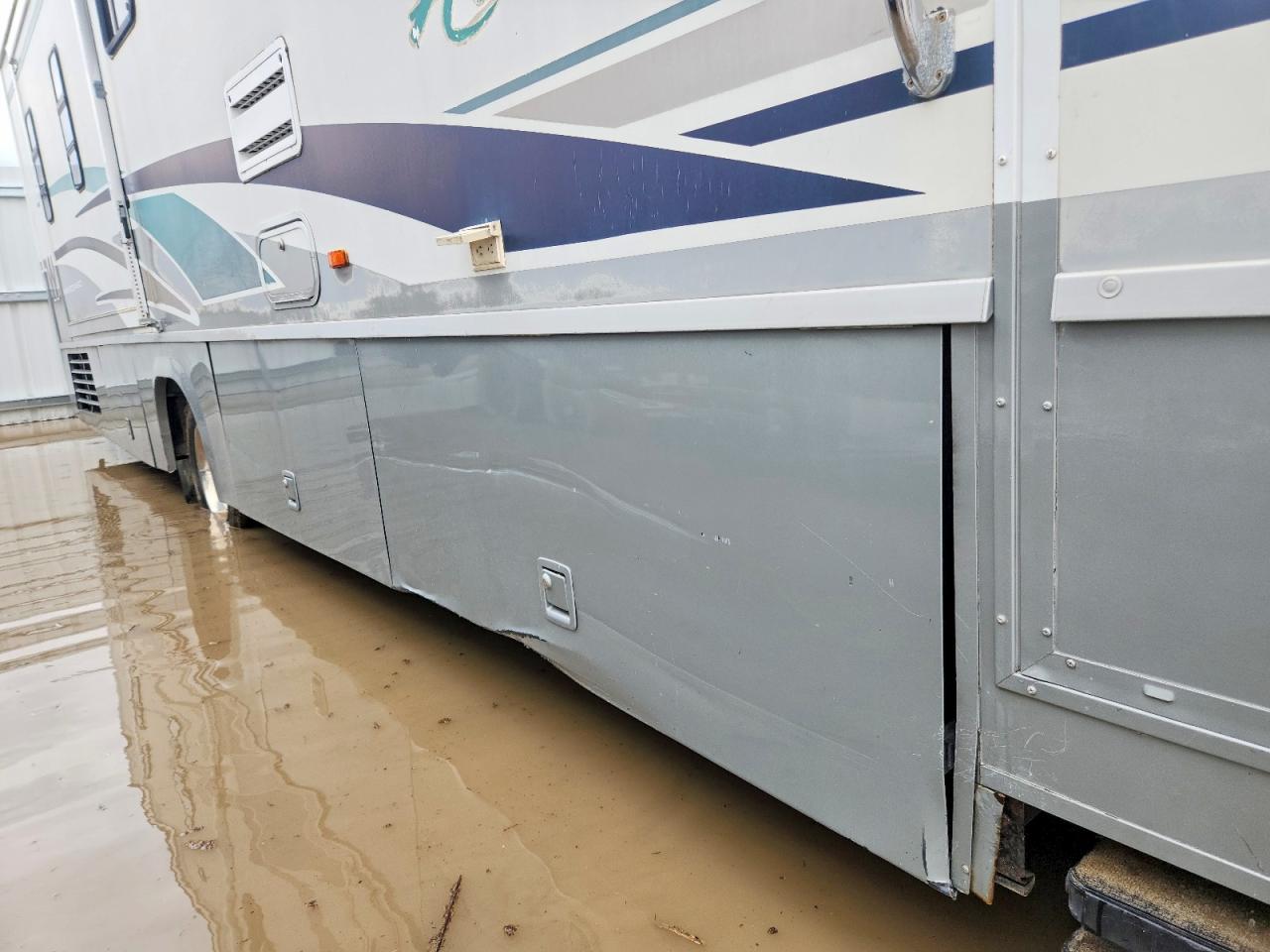 Winnebago F-550