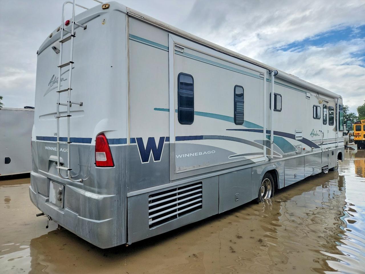 Winnebago F-550