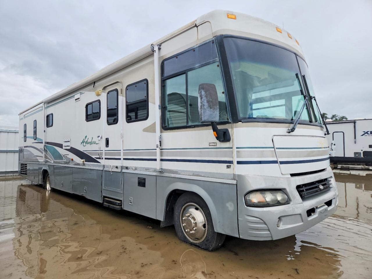 Salvage Winnebago F-550 Image