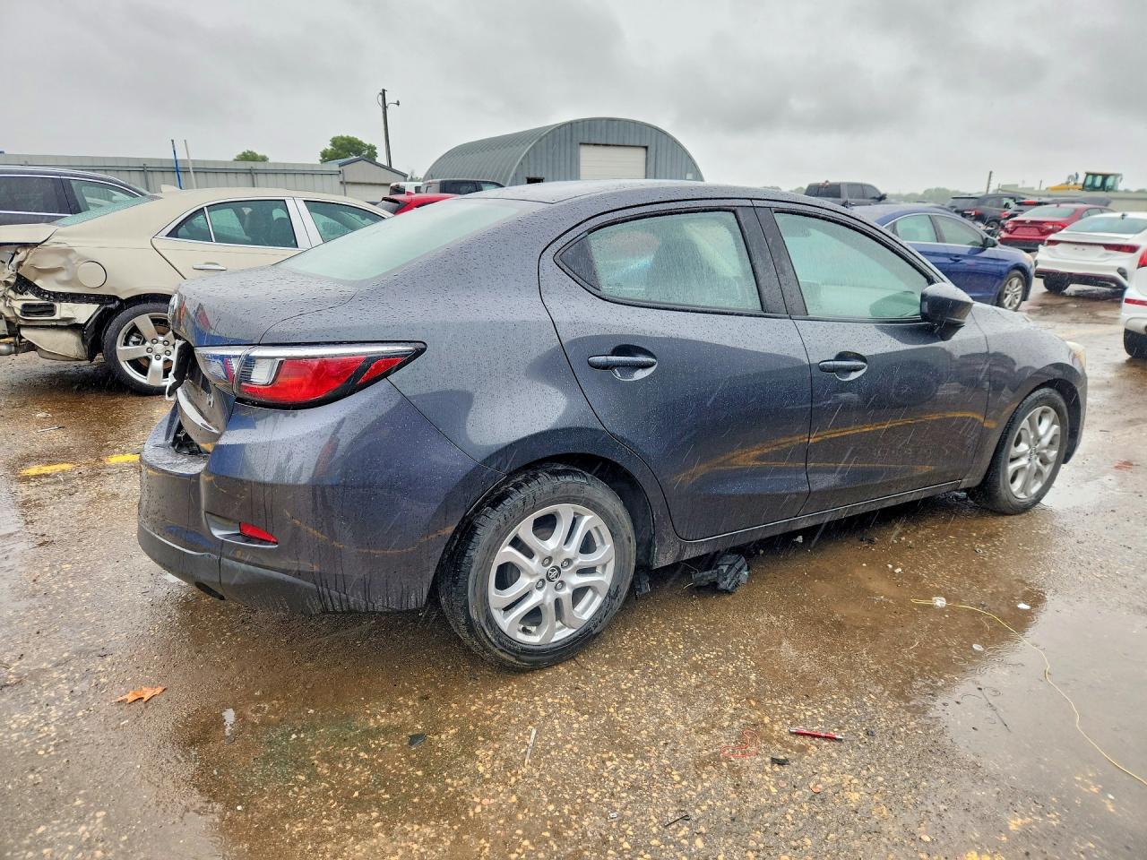 Toyota Yaris Base