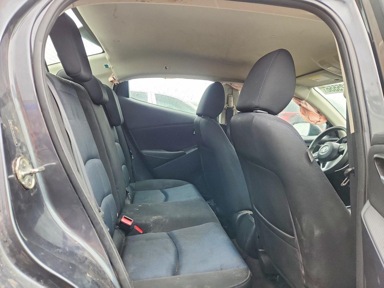 Toyota Yaris Base