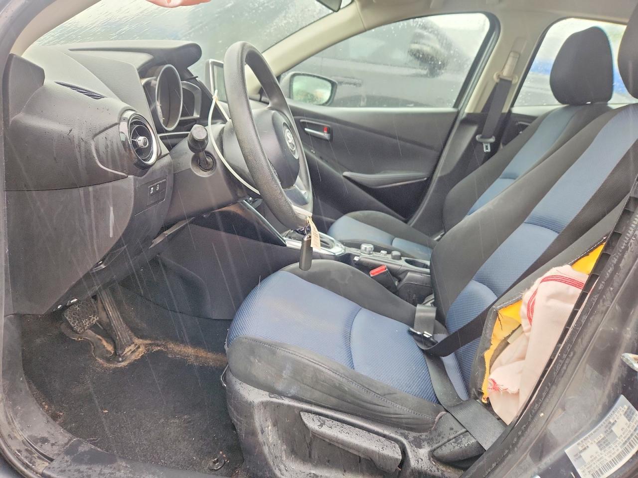 Toyota Yaris Base