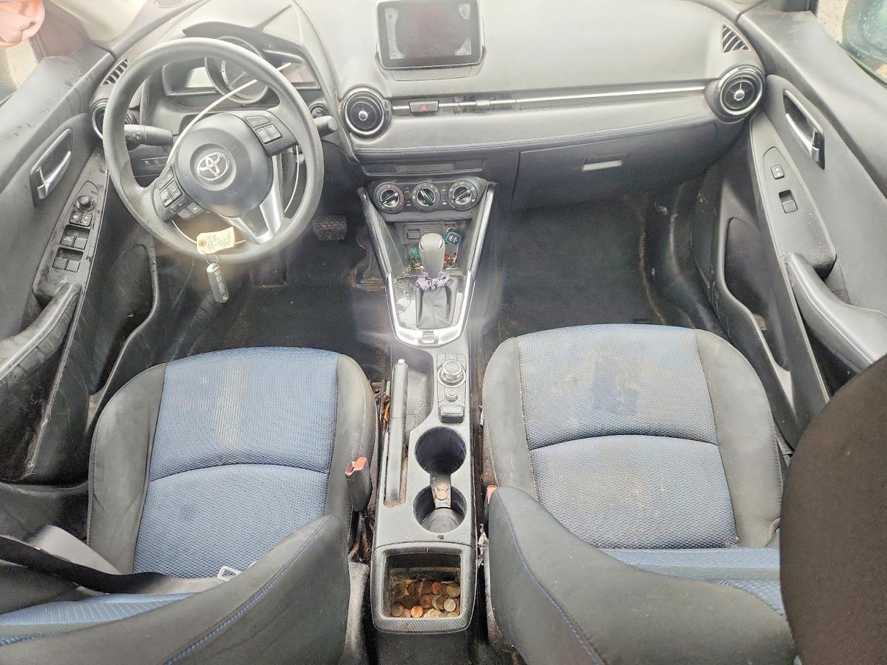 Toyota Yaris Base