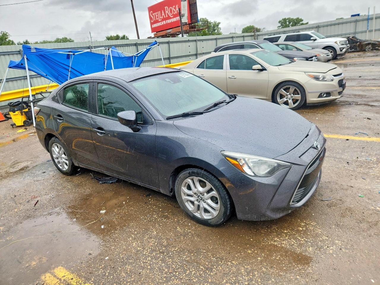 Toyota Yaris Base