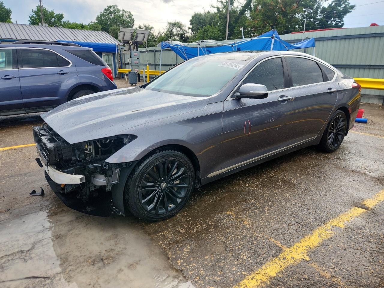 Salvage Hyundai Genesis Image