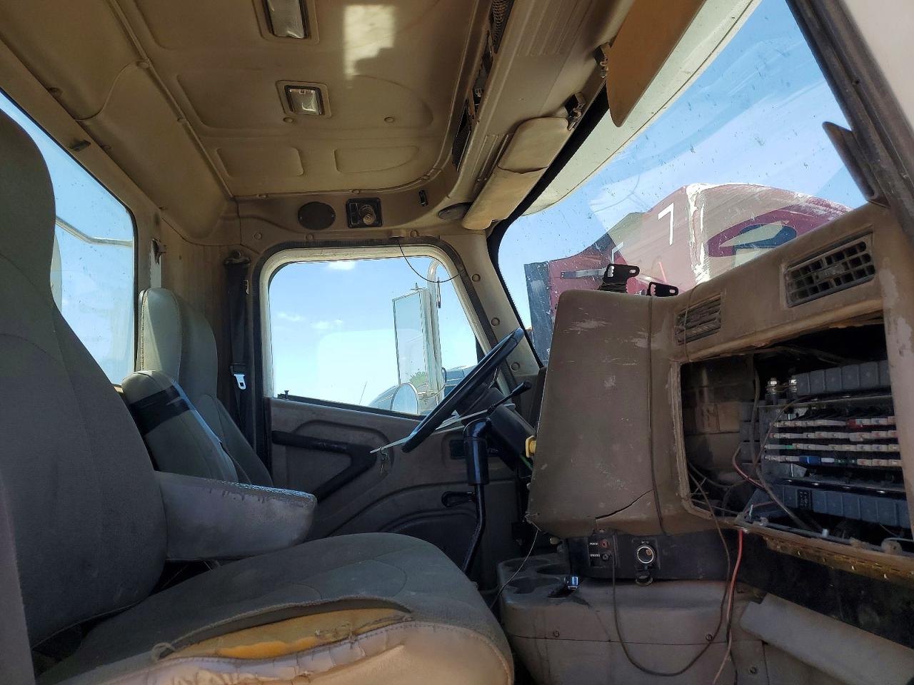 International 9200i