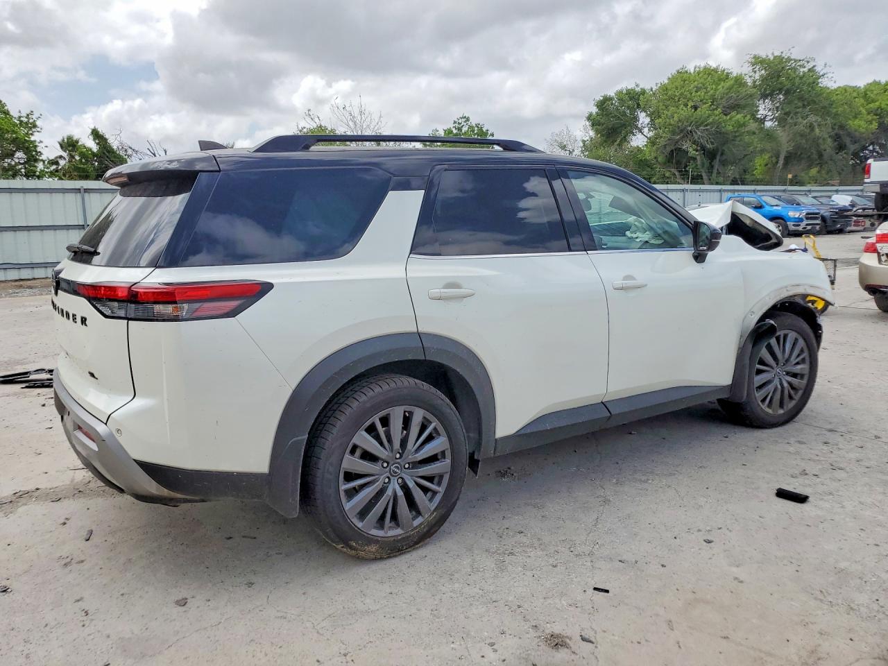 Nissan Pathfinder Sl