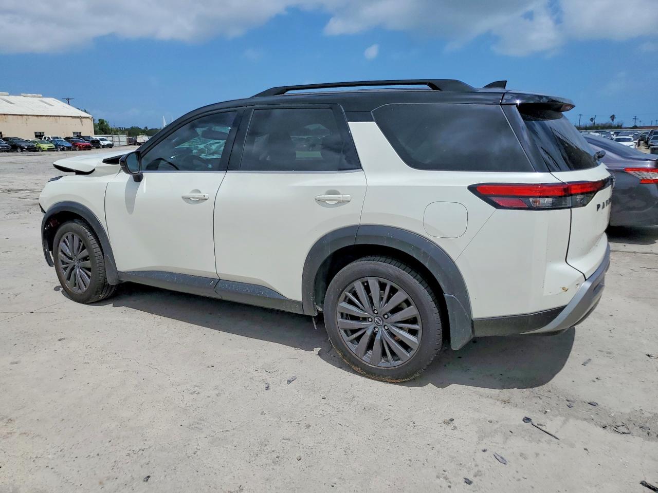 Nissan Pathfinder Sl