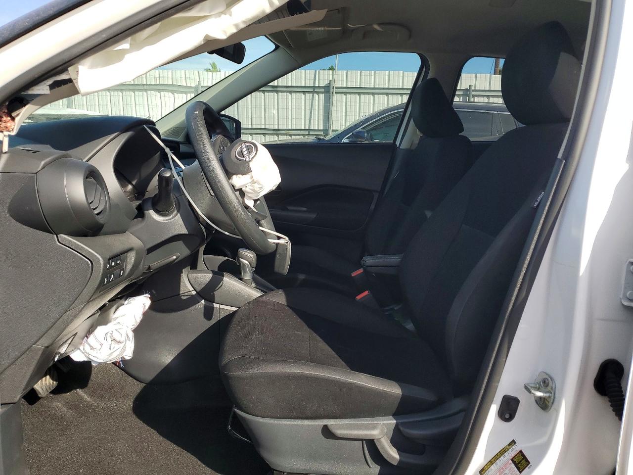 Nissan Kicks Play S