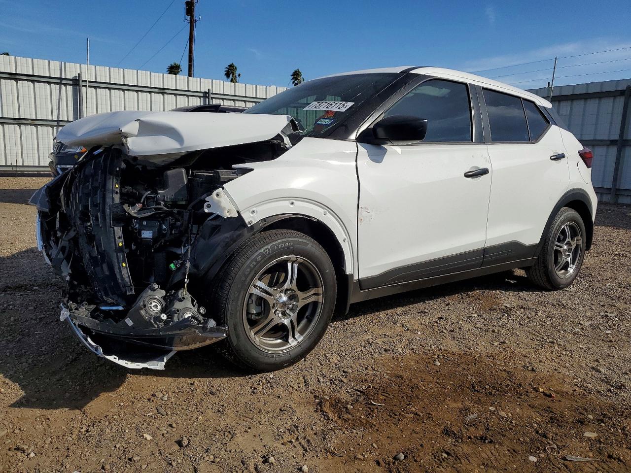 Salvage Nissan Kicks Play Image