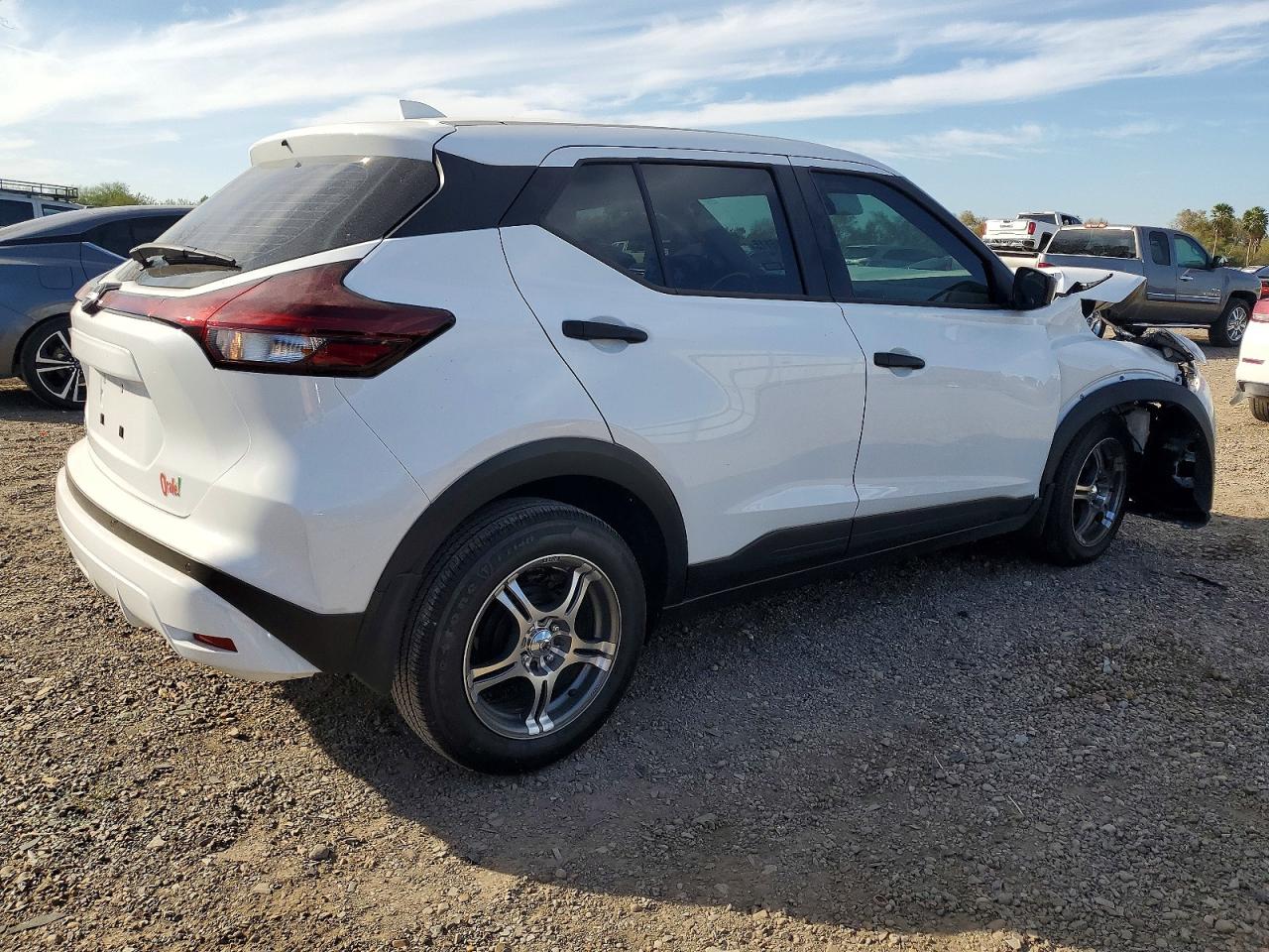 Nissan Kicks Play S