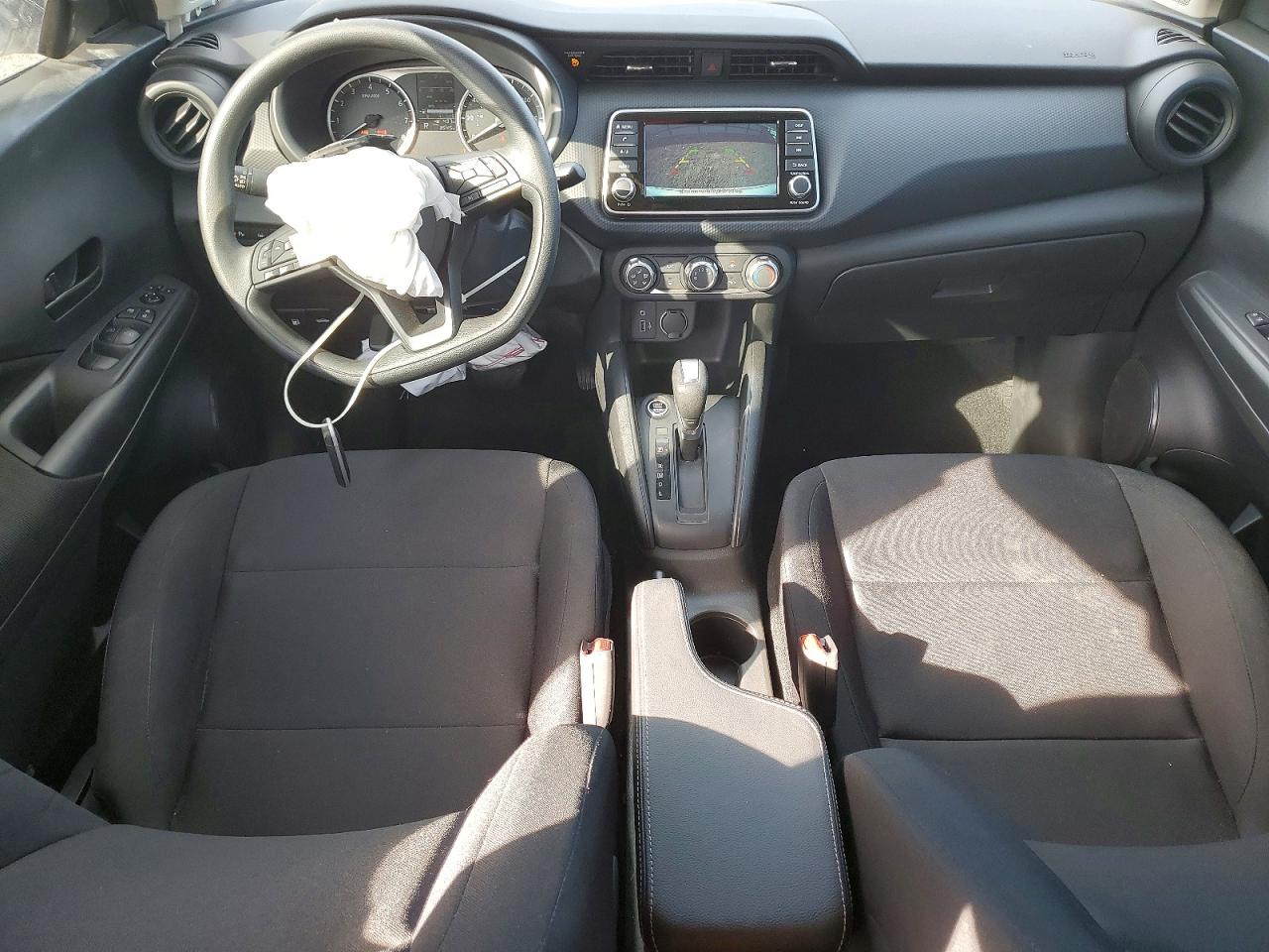 Nissan Kicks Play S