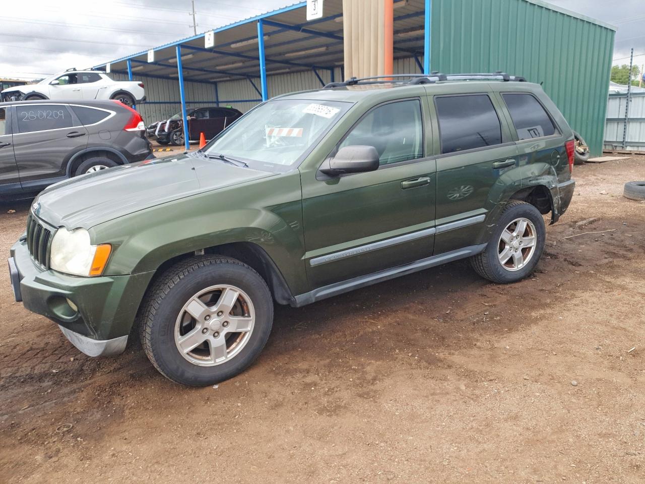 Salvage Jeep Cherokee Image