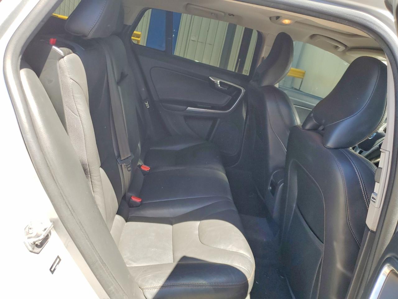 Volvo V60 Platinum
