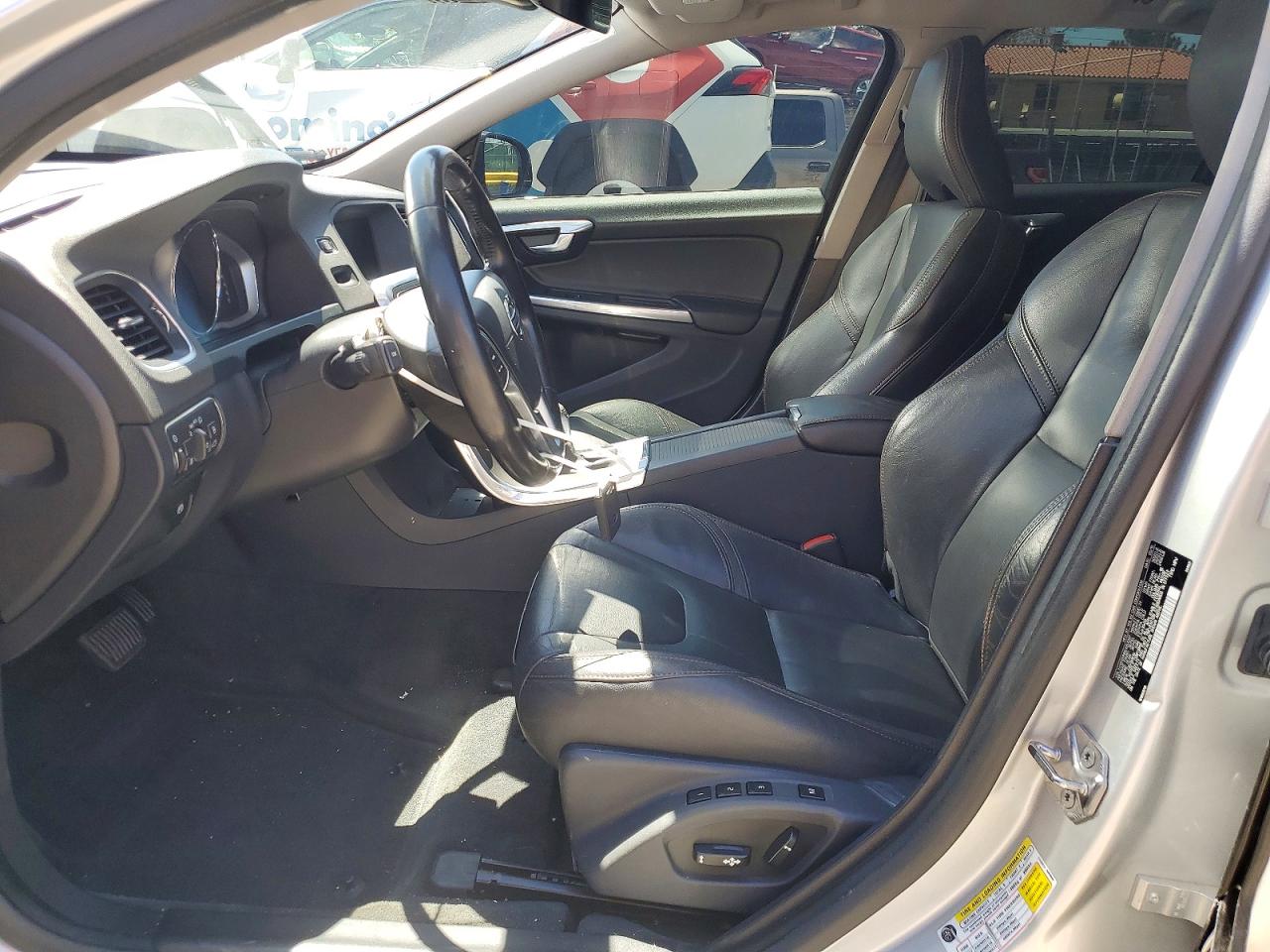 Volvo V60 Platinum