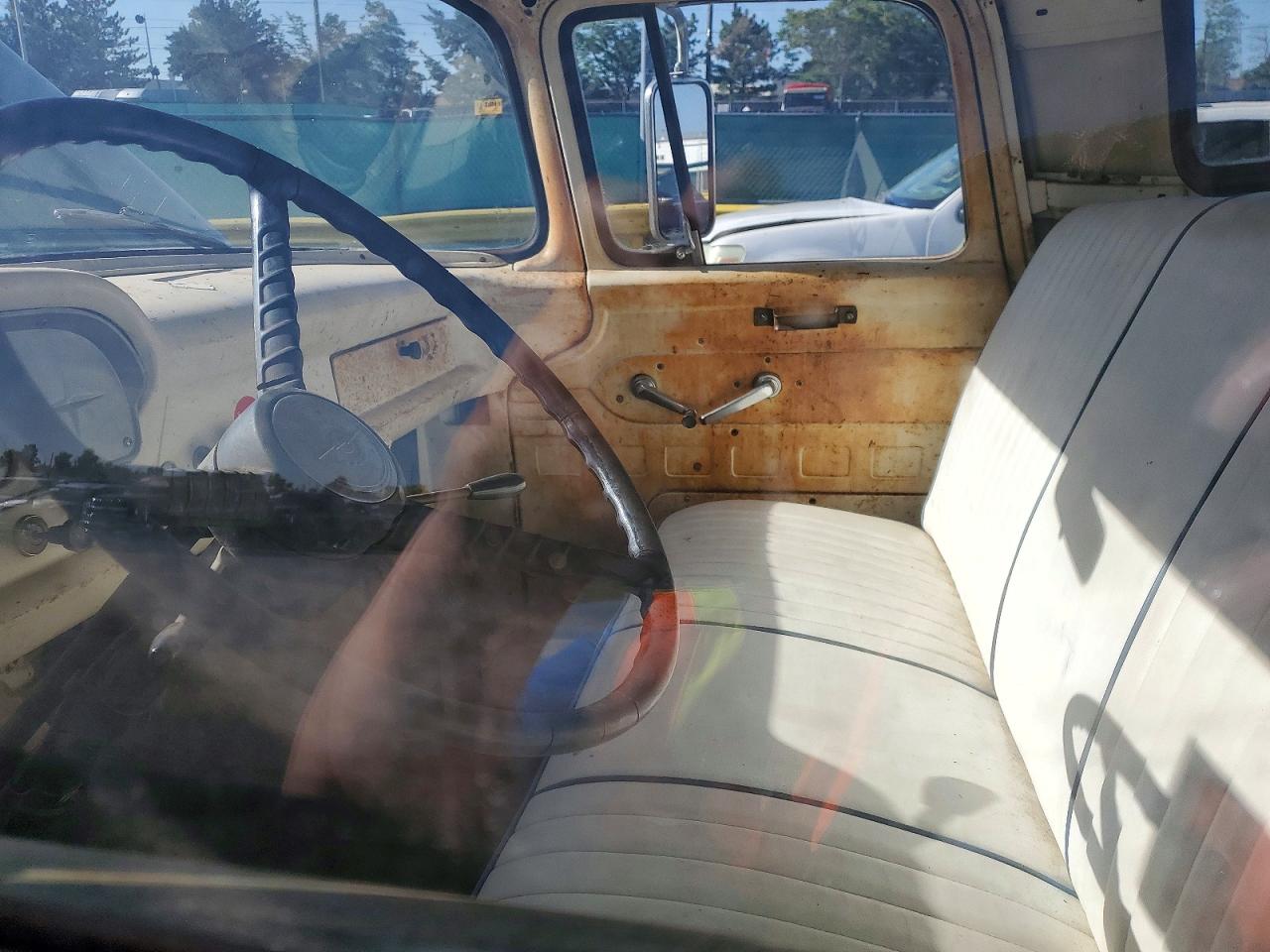 Ford F-100