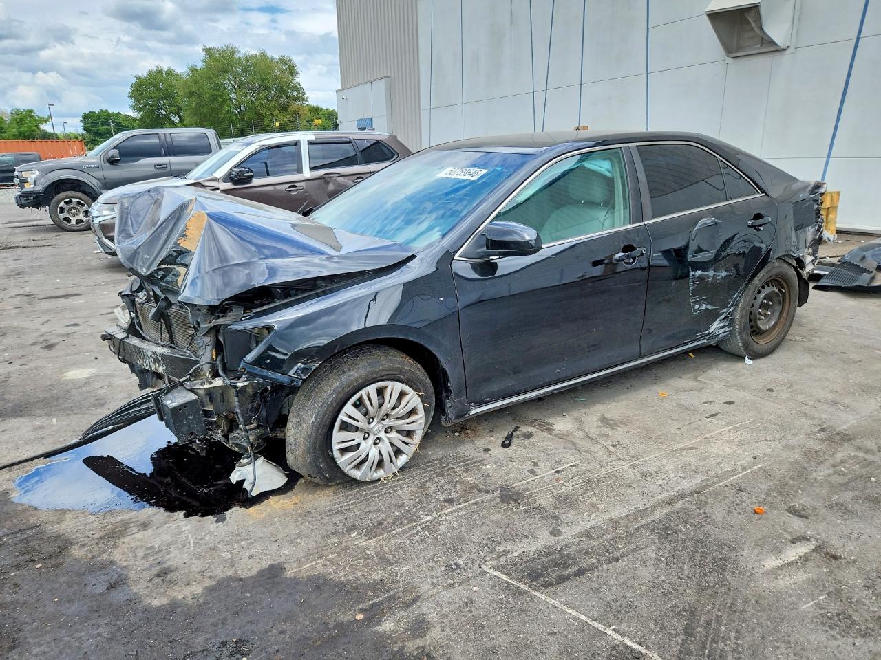 Salvage Toyota Camry Image