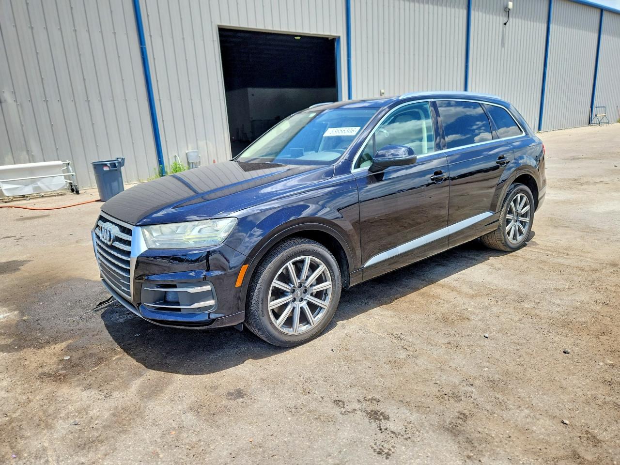 Salvage Audi Q7 Image