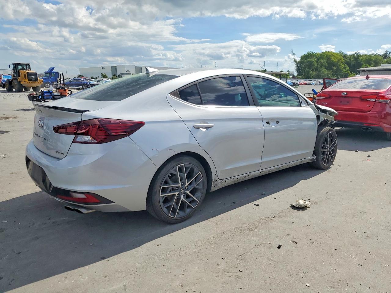 Hyundai ELANTRA Sport