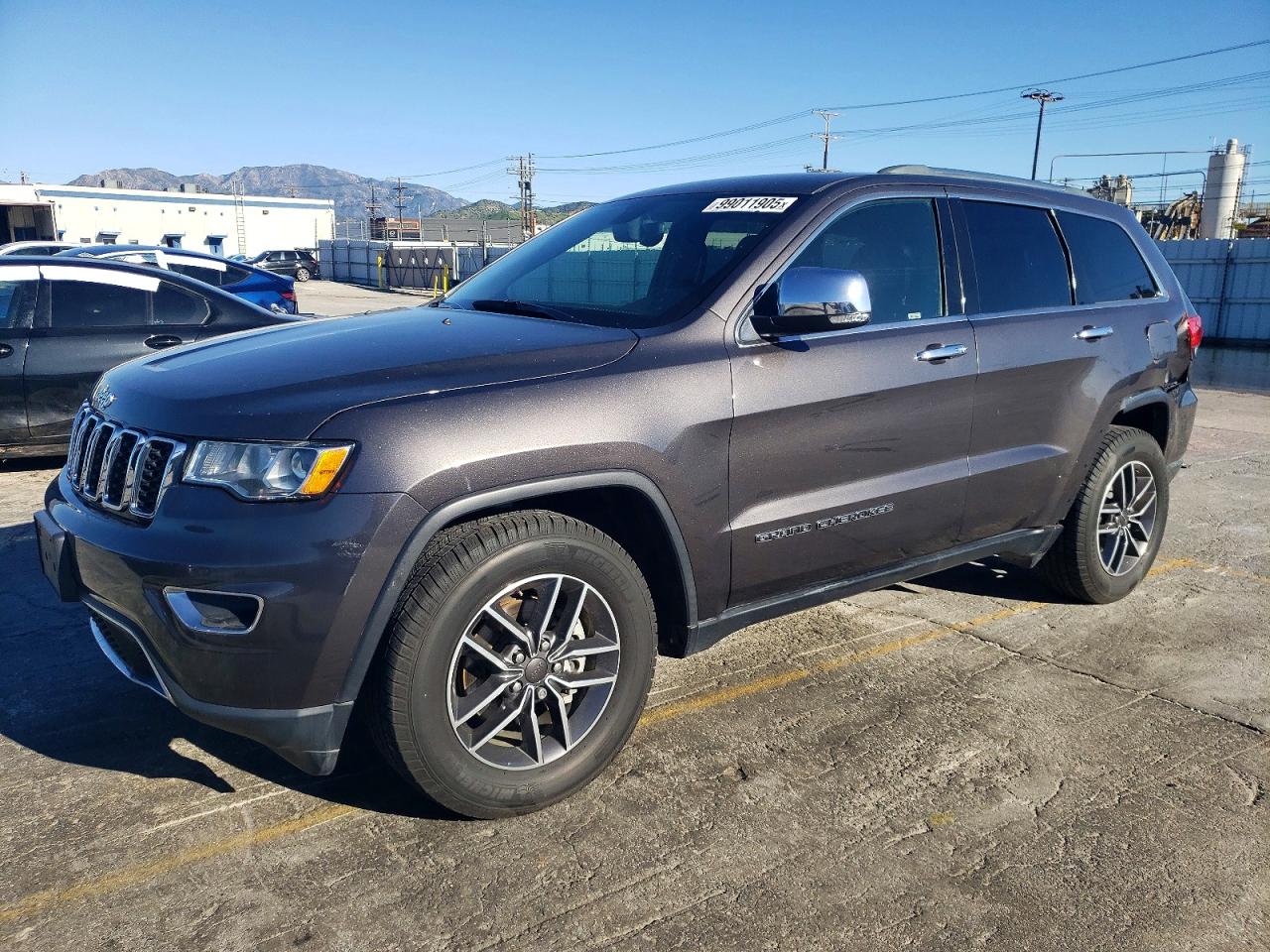 Salvage Jeep Grand Cherokee Image