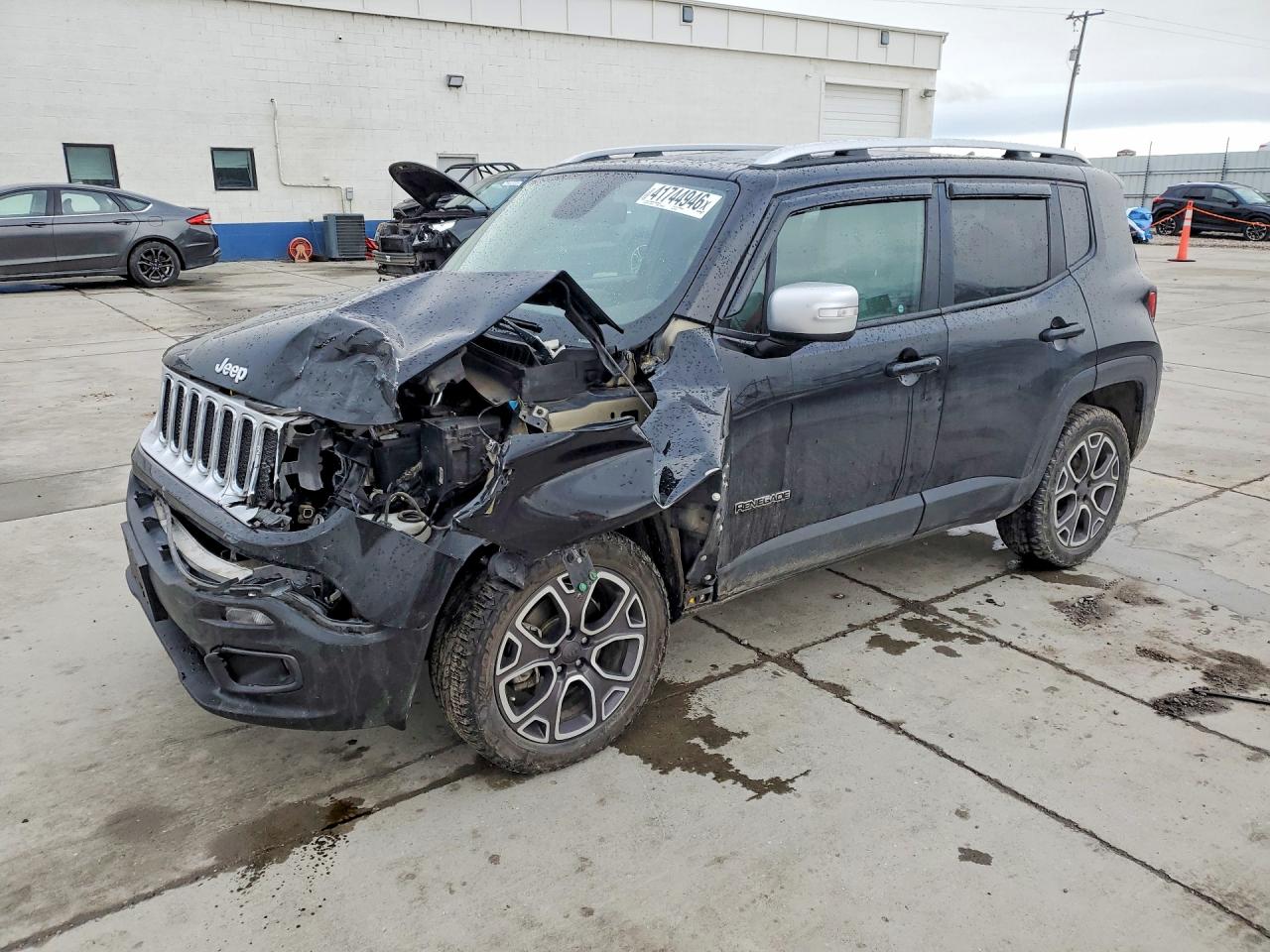 Salvage Jeep Renegade Image