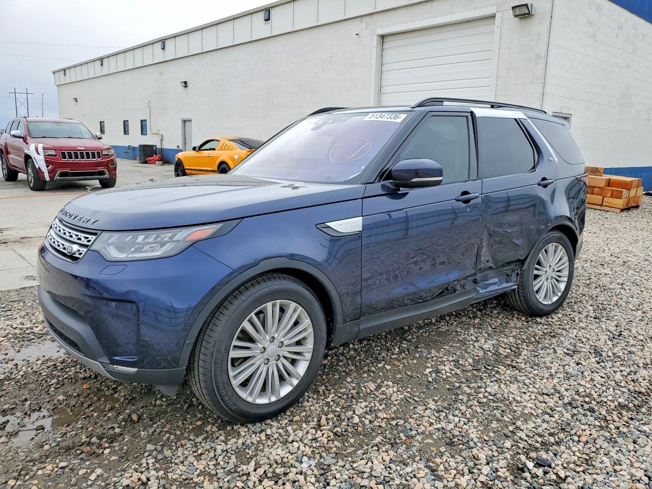 Salvage Land Rover Discovery Image