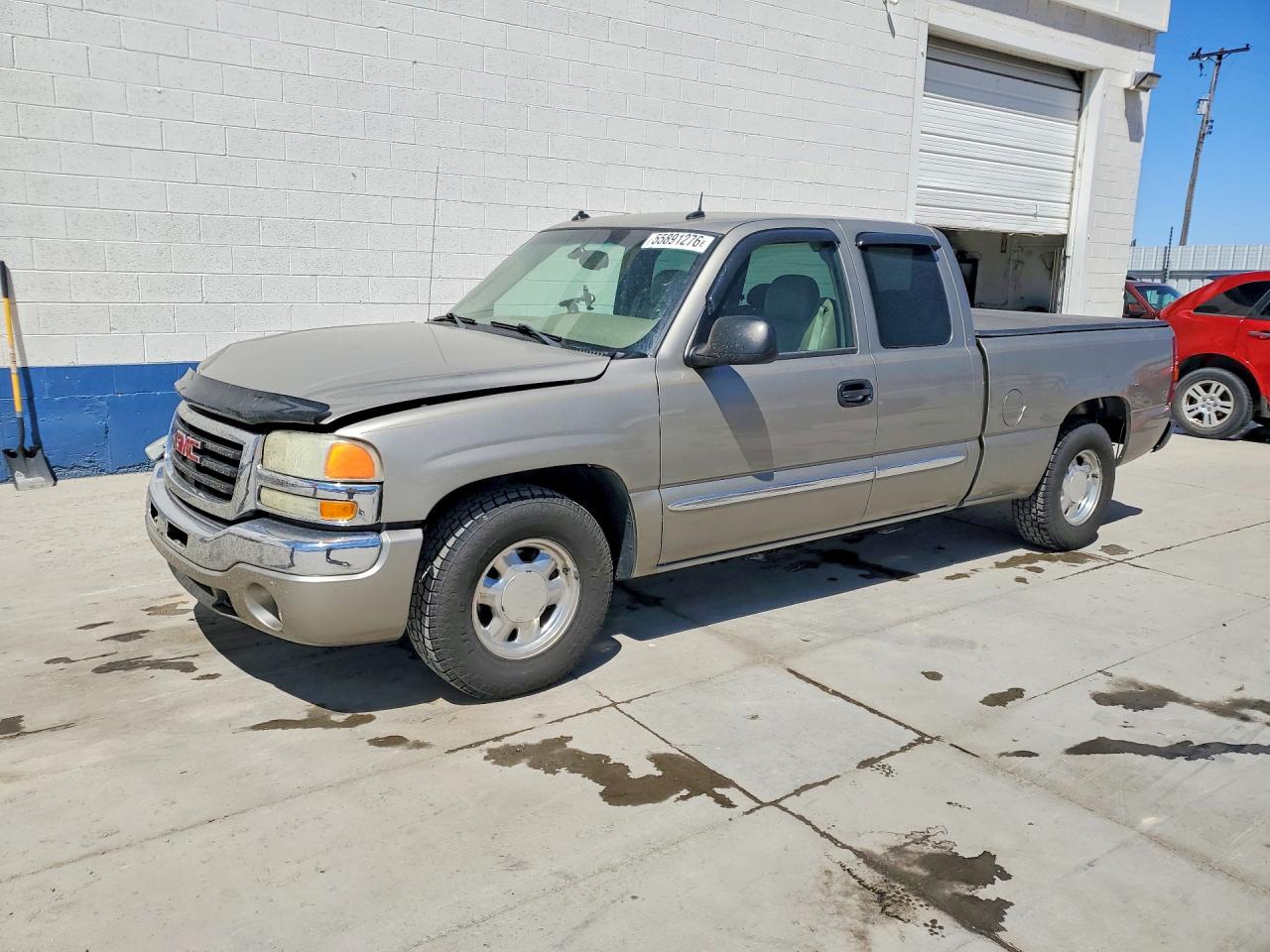 Salvage GMC Sierra Image