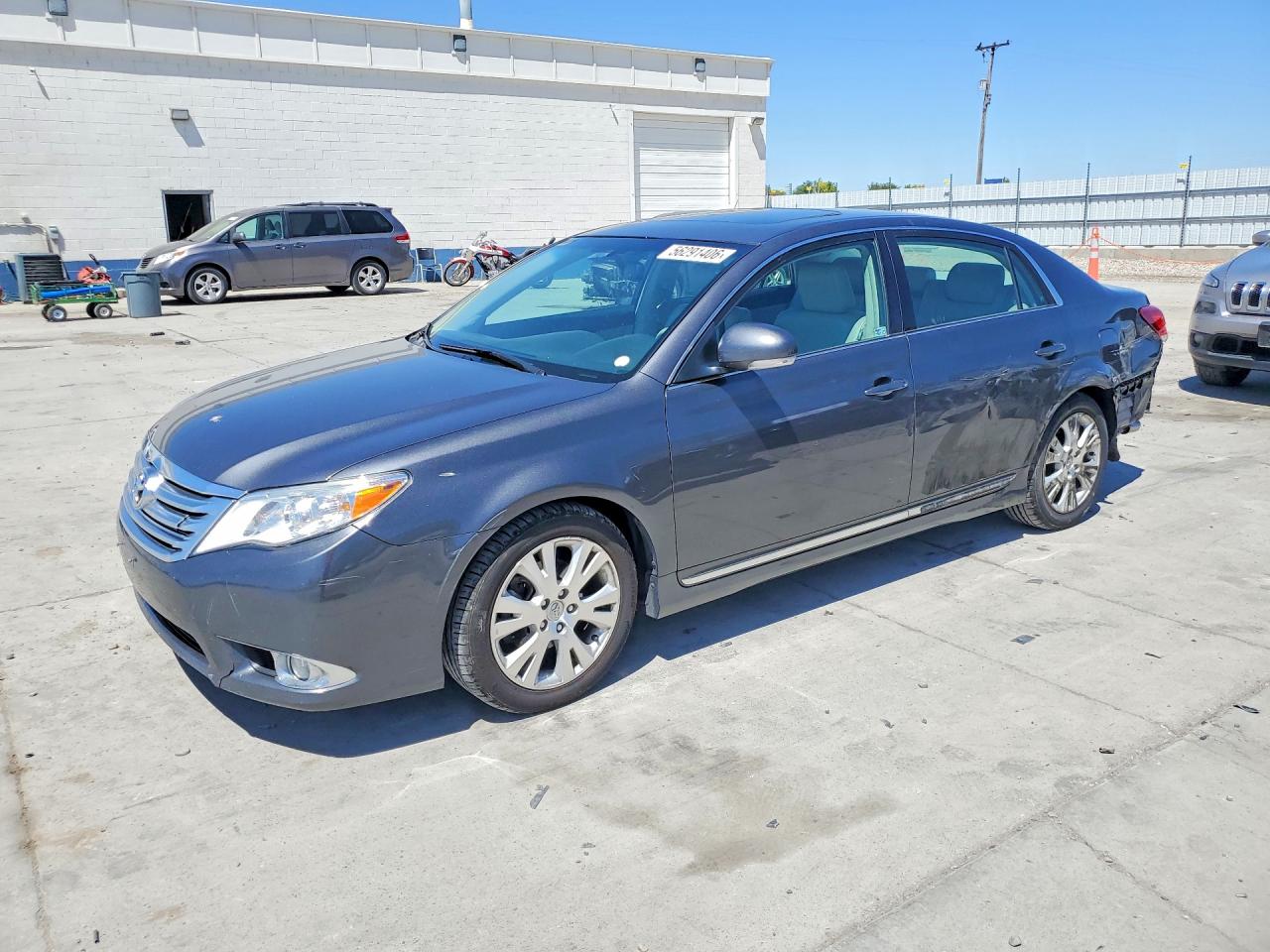 Salvage Toyota Avalon Image