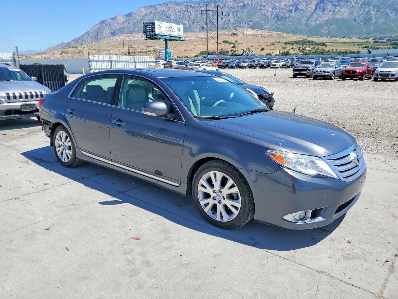 Toyota Avalon Base
