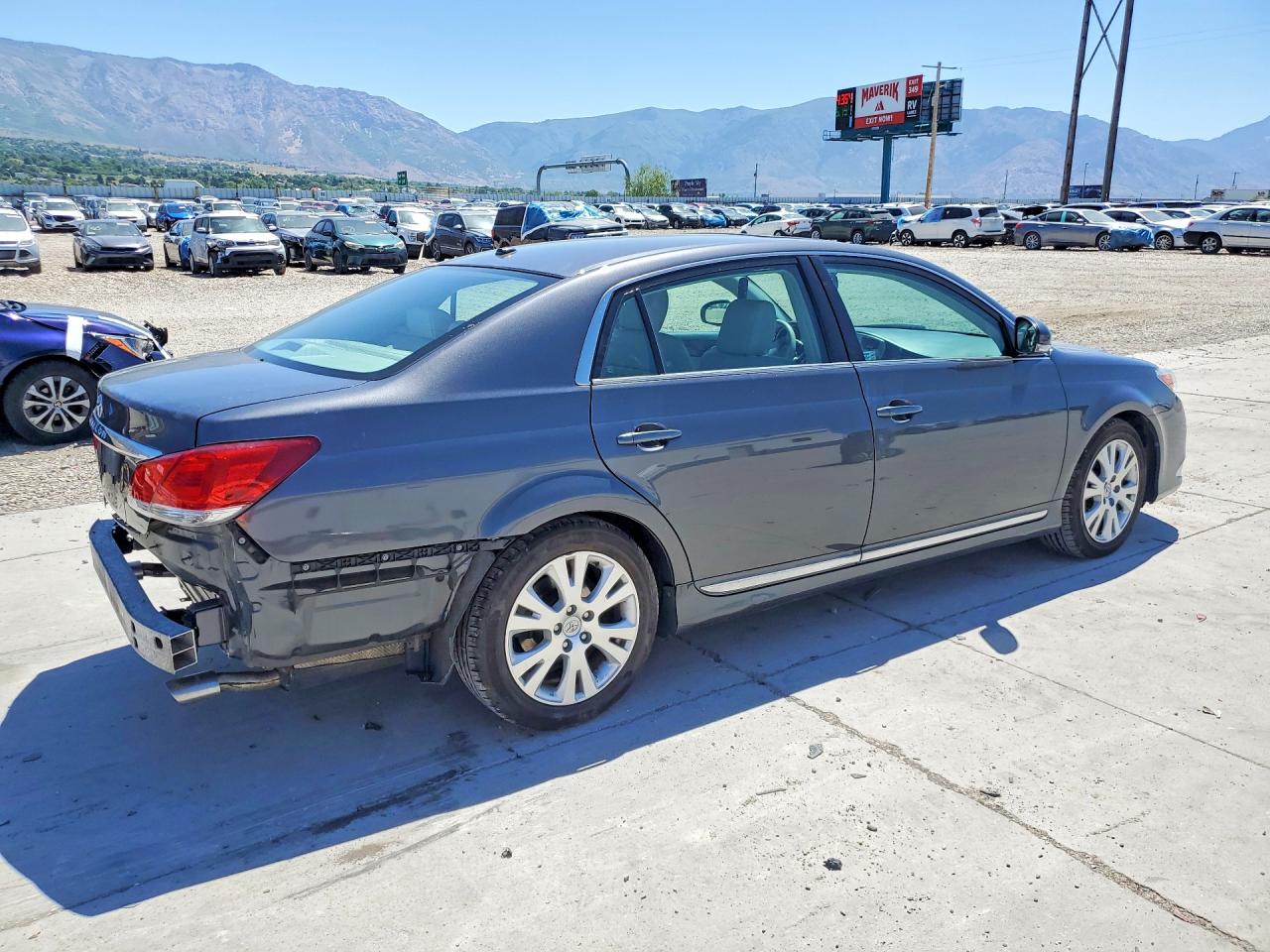 Toyota Avalon Base