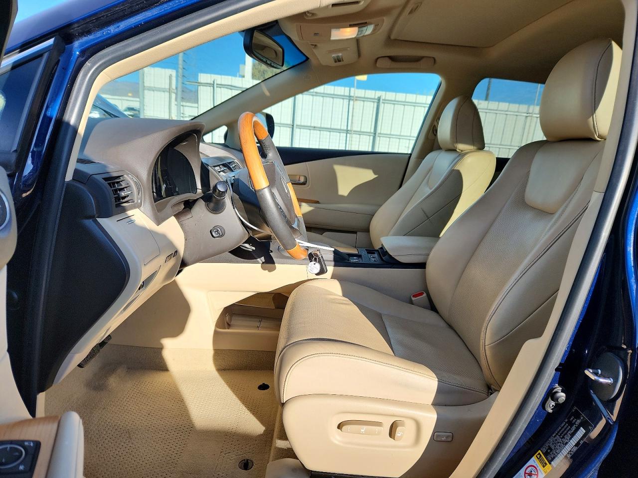 Lexus RX Base
