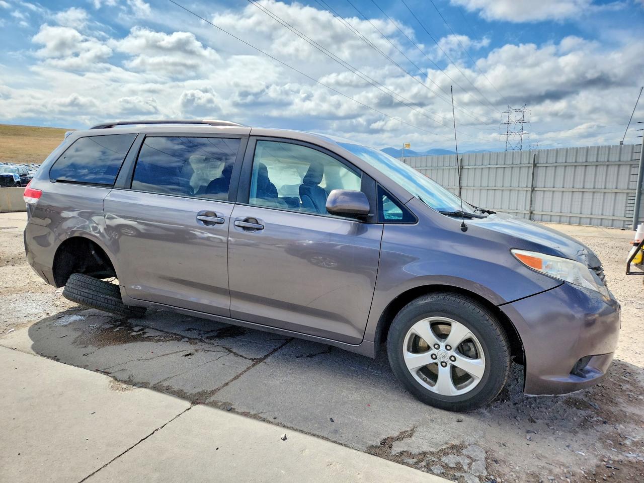 Toyota Sienna Le