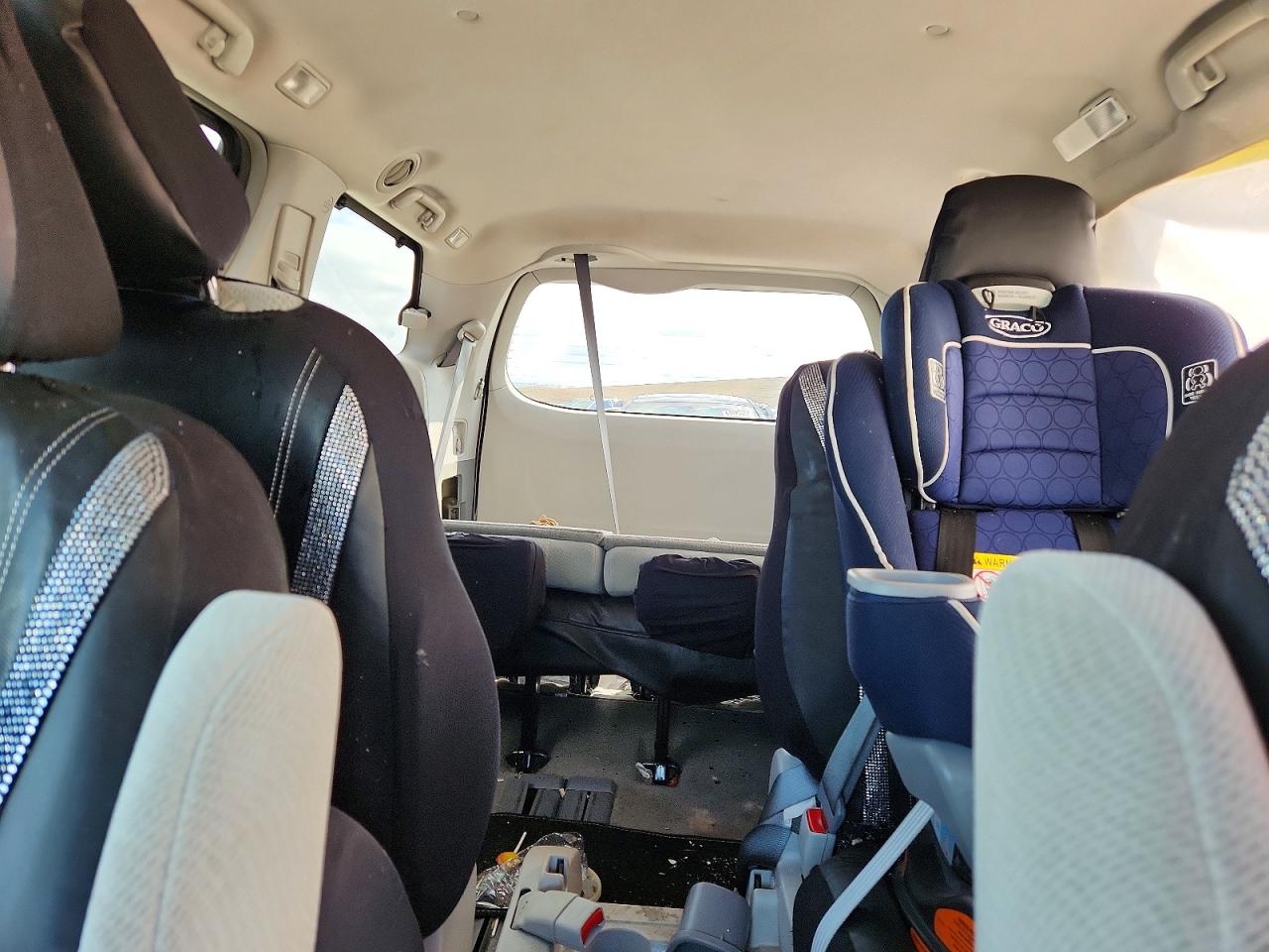 Toyota Sienna Le