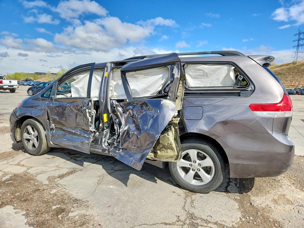 Toyota Sienna Le