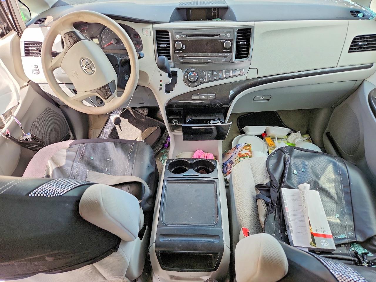 Toyota Sienna Le